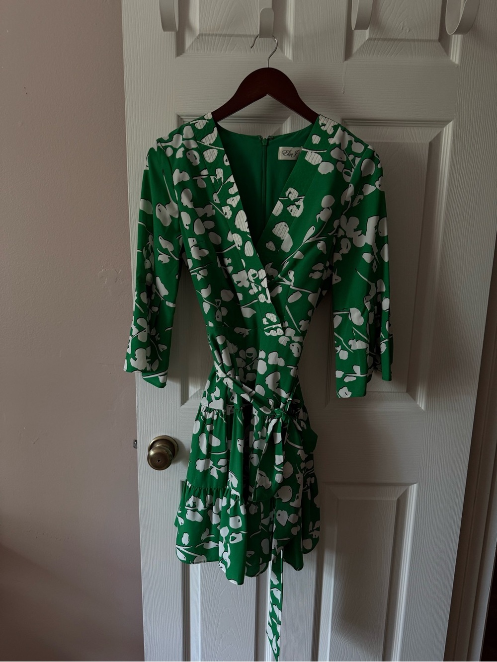 Eliza J Green & White Floral Half Sleeve Dress Size 6
